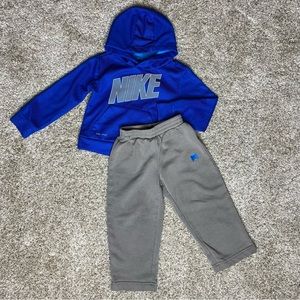 Toddler Nike Wide Leg Sweatpants & Hoodie 2T